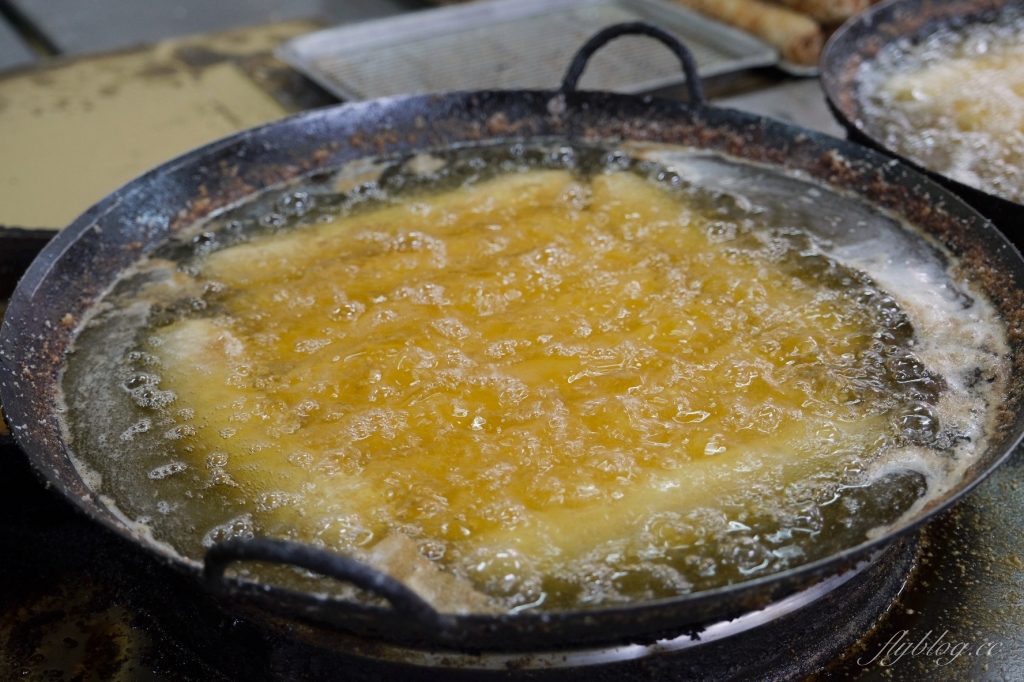 嘉義東區｜阿富網絲肉捲．嘉義東市場古早味肉捲，在地50年超人氣老店 @飛天璇的口袋