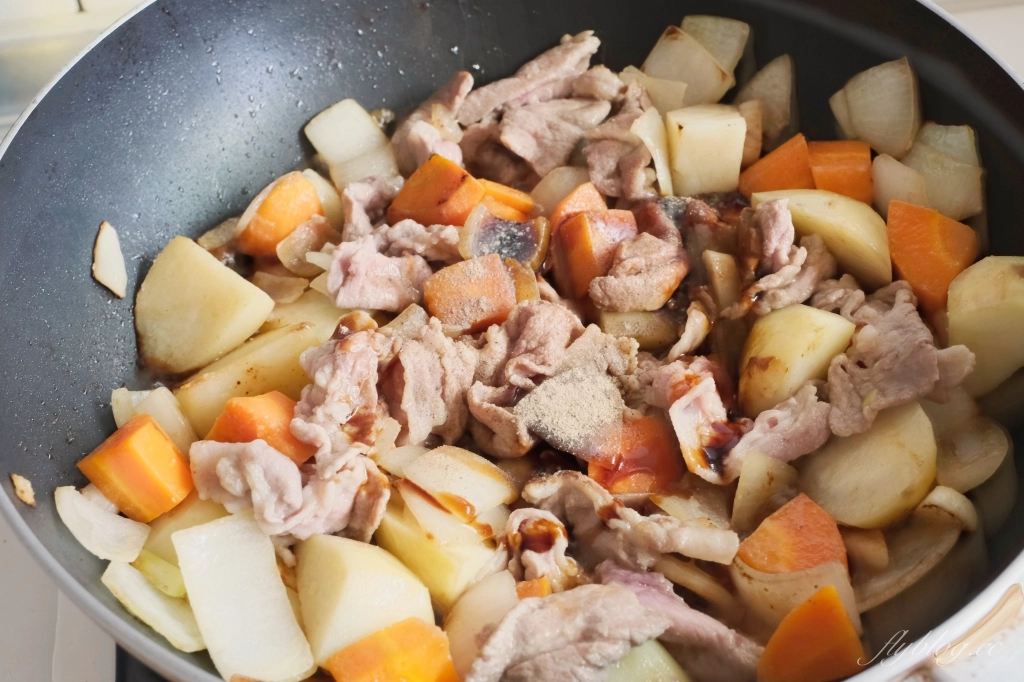馬鈴薯燉肉作法｜最簡單快速的「馬鈴薯燉肉食譜」，零失敗的家庭料理 @飛天璇的口袋