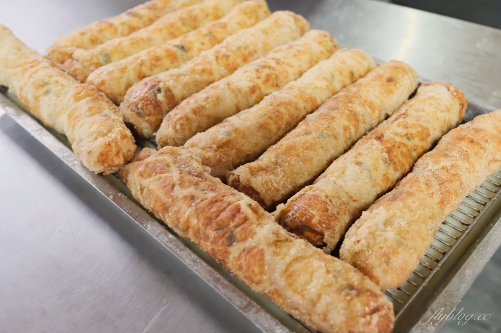 嘉義東區｜阿富網絲肉捲．嘉義東市場古早味肉捲，在地50年超人氣老店 @飛天璇的口袋