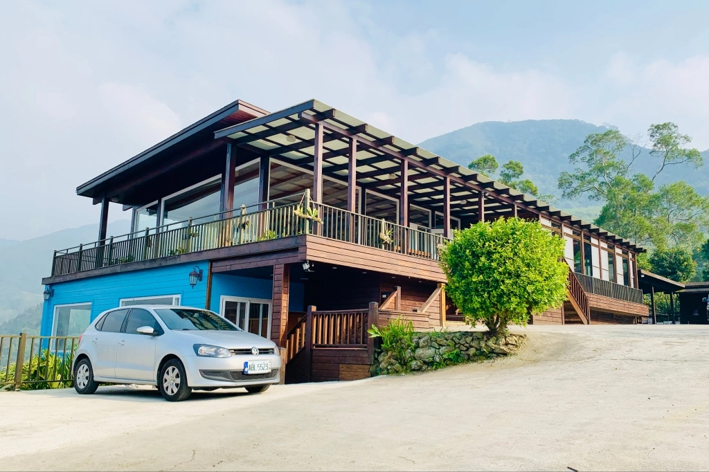 新竹五峰｜悅峰山莊，坐擁整片盛開山櫻花美景，新竹五峰豪華包棟民宿 @飛天璇的口袋