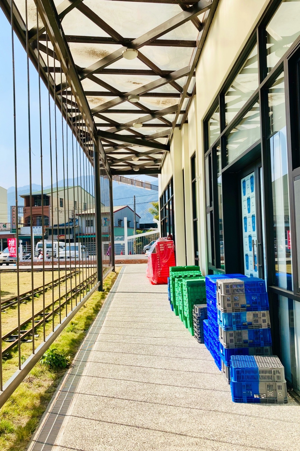 苒冉蒔日全家便利商店｜水里聯勤轉型全家便利超市，有南投最美的便利商店之稱 @飛天璇的口袋