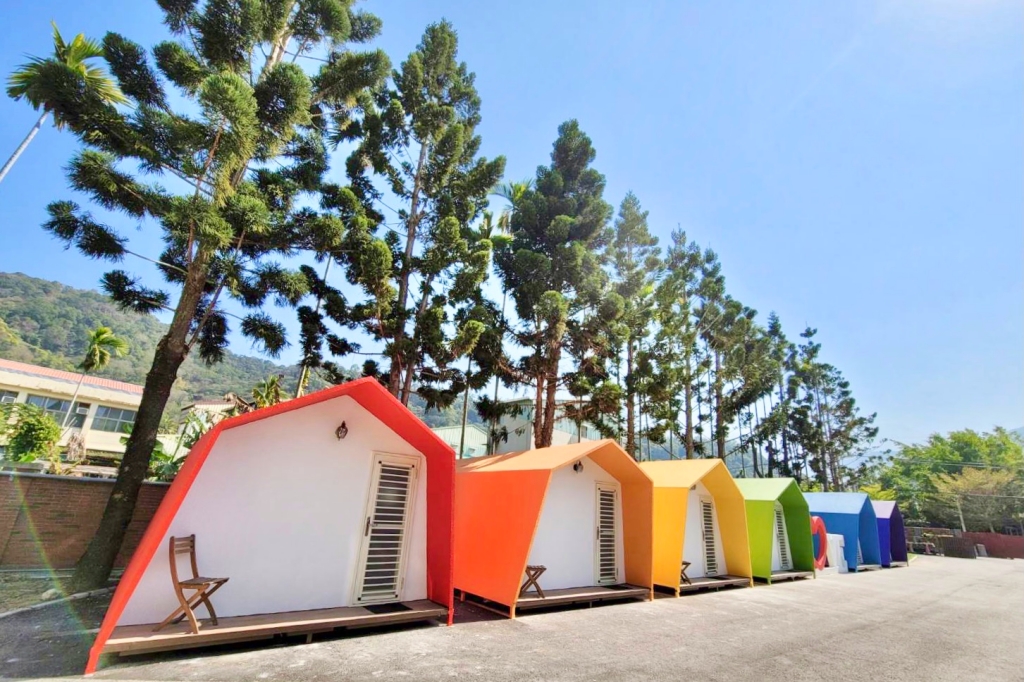 苒冉蒔日全家便利商店｜水里聯勤轉型全家便利超市，有南投最美的便利商店之稱 @飛天璇的口袋