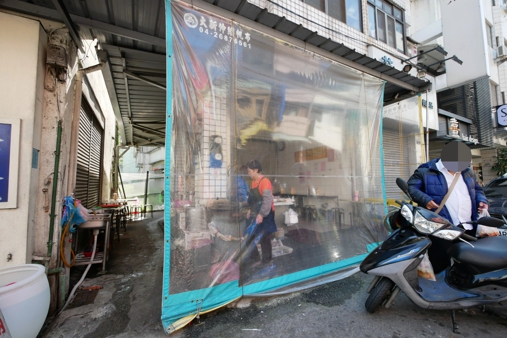 【2025大甲小吃美食懶人包】3月瘋媽祖也要瘋美食，大甲鎮瀾宮周邊美食推薦 @飛天璇的口袋