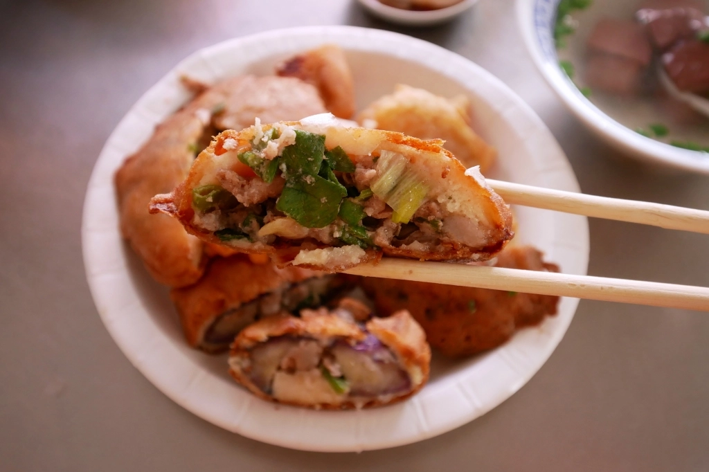 【2025大甲小吃美食懶人包】3月瘋媽祖也要瘋美食，大甲鎮瀾宮周邊美食推薦 @飛天璇的口袋