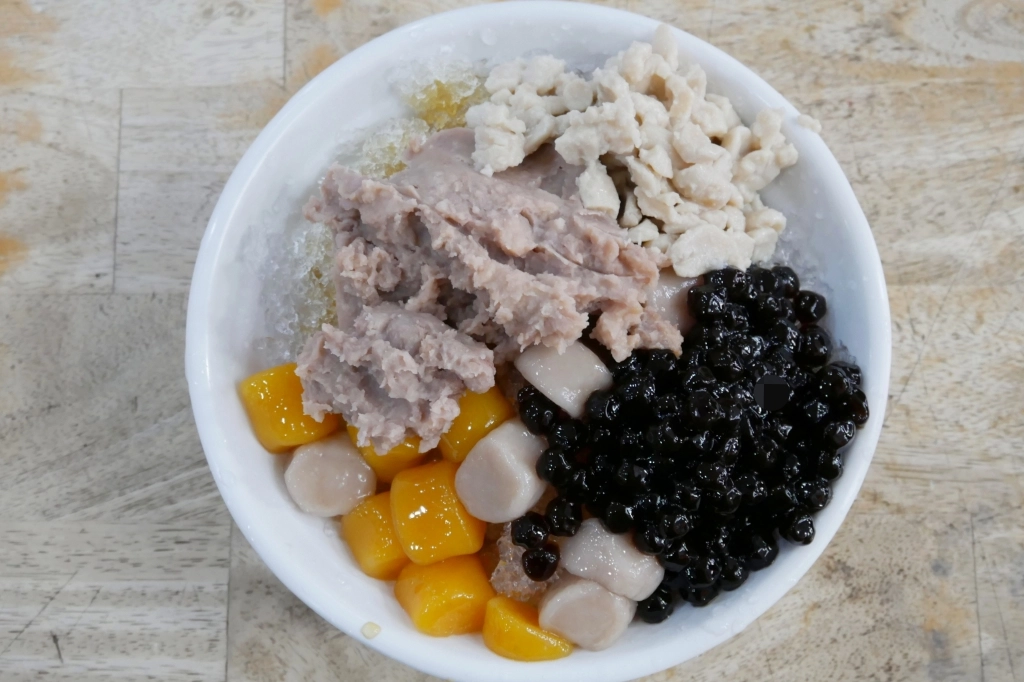 台中大甲｜阿香芋圓，大甲鎮瀾宮廟旁小吃美食，超過20種配料滿滿滿的誠意 @飛天璇的口袋