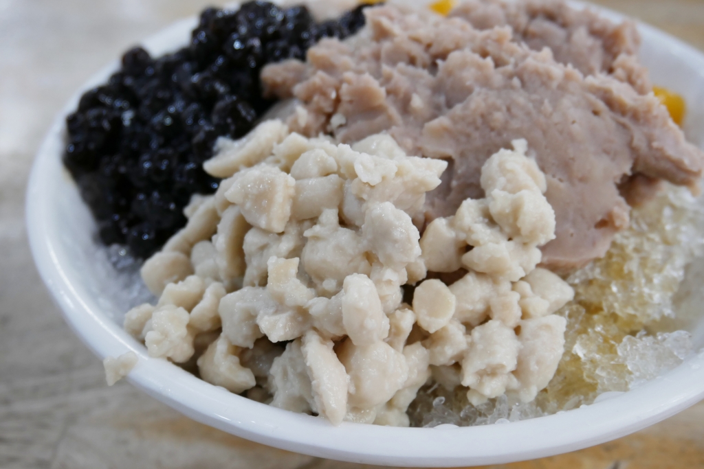 台中大甲｜阿香芋圓，大甲鎮瀾宮廟旁小吃美食，超過20種配料滿滿滿的誠意 @飛天璇的口袋