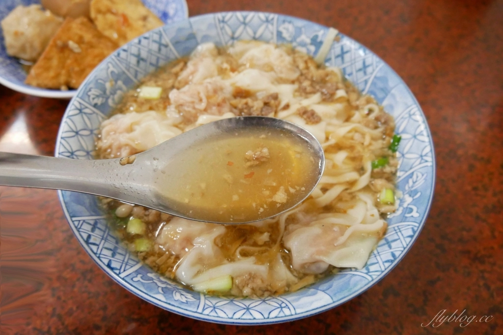 台中南屯|阿有麵店.南屯萬和宮旁近一甲子的麵店,平日中午也是人氣滿滿滿 @飛天璇的口袋 台中南屯|阿有麵店.南屯萬和宮旁近一甲子的麵店,平日中午也是人氣滿滿滿 @飛天璇的口袋