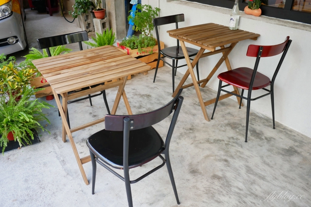 這傢伙 This Guy｜台中超人氣肉桂捲專賣店，田樂二店隔壁的老宅早午餐 @飛天璇的口袋