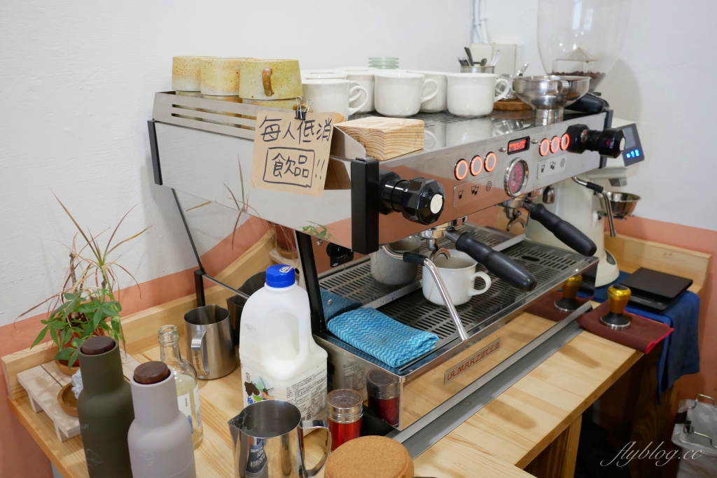 這傢伙 This Guy｜台中超人氣肉桂捲專賣店，田樂二店隔壁的老宅早午餐 @飛天璇的口袋