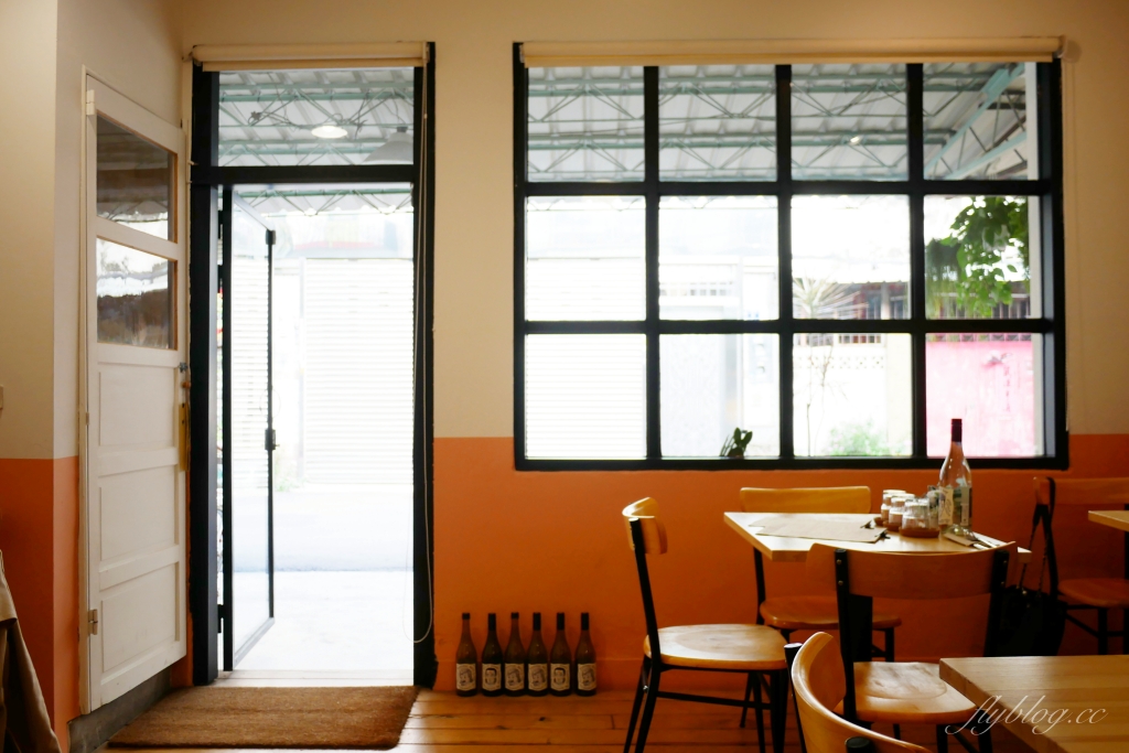 這傢伙 This Guy｜台中超人氣肉桂捲專賣店，田樂二店隔壁的老宅早午餐 @飛天璇的口袋