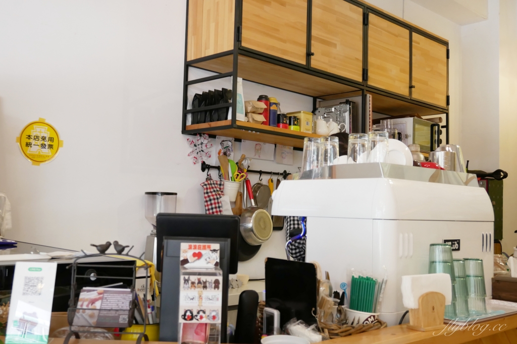 烘best咖啡甜點親子共學｜台中超人氣肉桂捲專賣店，二樓還有手作烘焙教學 @飛天璇的口袋