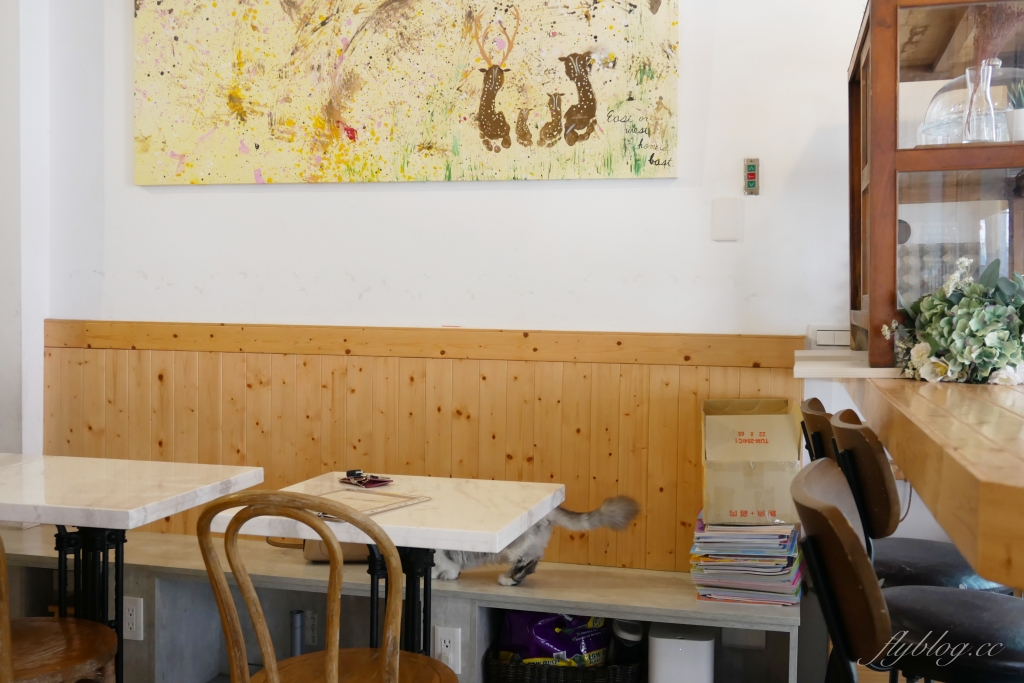 烘best咖啡甜點親子共學｜台中超人氣肉桂捲專賣店，二樓還有手作烘焙教學 @飛天璇的口袋