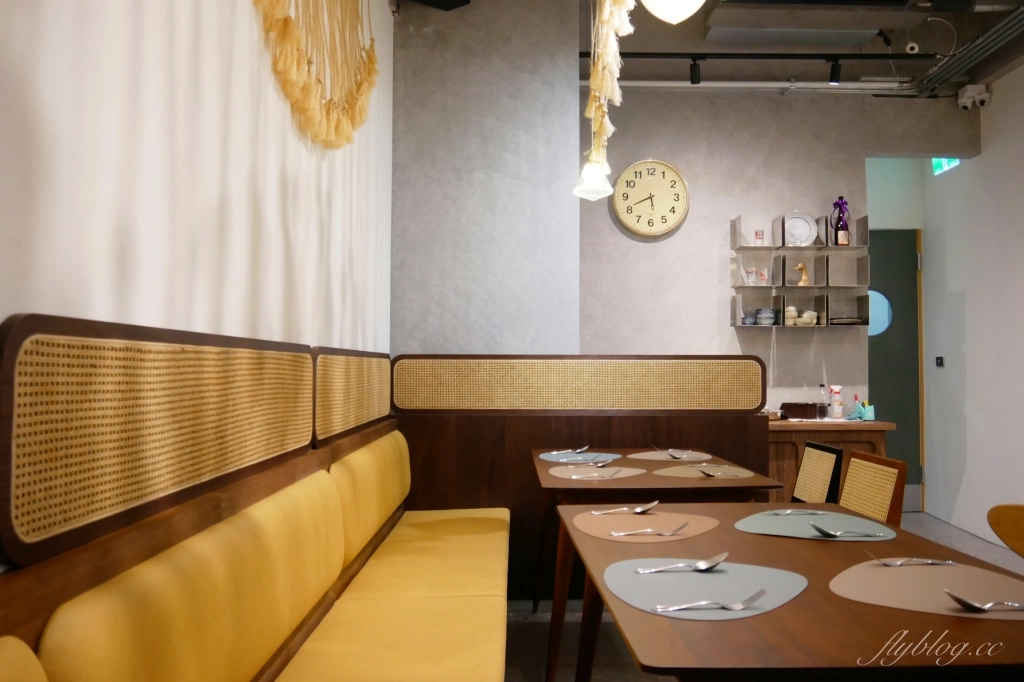 台中西區｜盛食咖哩．嘉義最接地氣的咖哩來台中，印度風味咖哩也可以很文青 @飛天璇的口袋