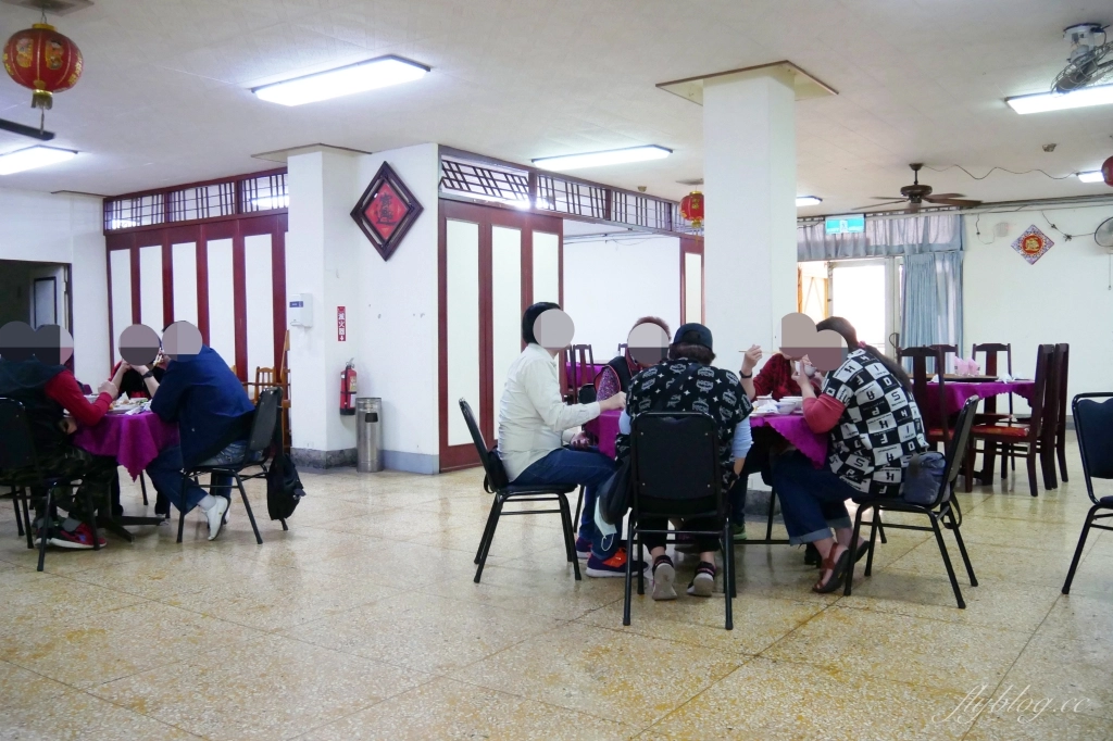 台中南屯|黎明福利餐廳.體驗在地下室用餐的感覺,黎明新村40年眷村家常菜 @飛天璇的口袋 台中南屯|黎明福利餐廳.體驗在地下室用餐的感覺,黎明新村40年眷村家常菜 @飛天璇的口袋