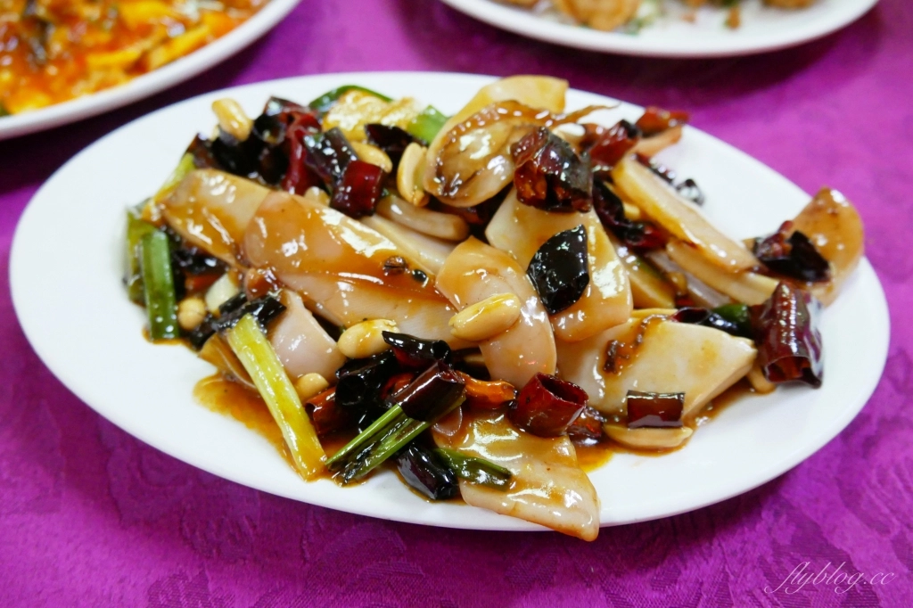 台中南屯｜黎明福利餐廳．體驗在地下室用餐的感覺，黎明新村40年眷村家常菜 @飛天璇的口袋