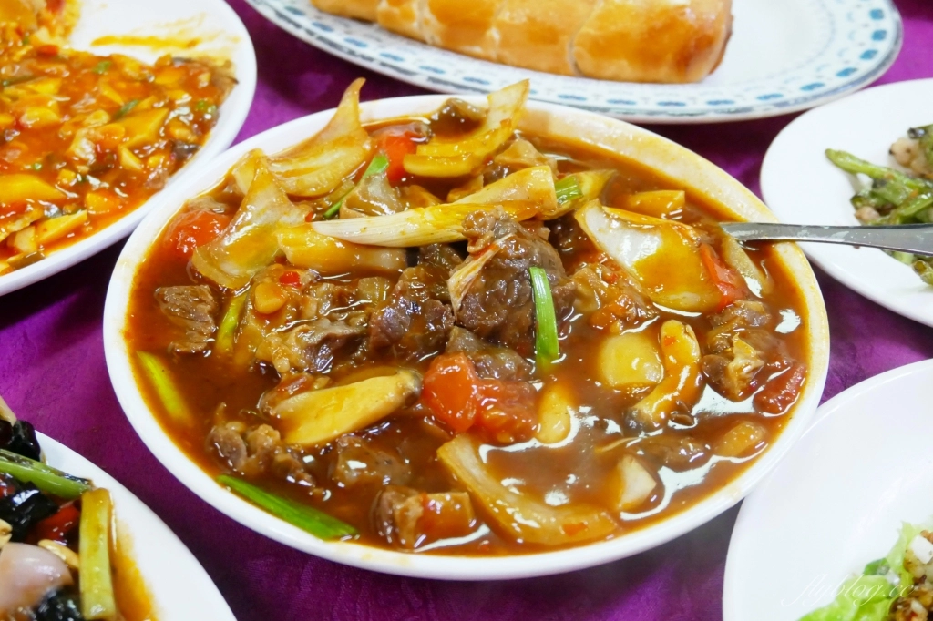 台中南屯|黎明福利餐廳.體驗在地下室用餐的感覺,黎明新村40年眷村家常菜 @飛天璇的口袋 台中南屯|黎明福利餐廳.體驗在地下室用餐的感覺,黎明新村40年眷村家常菜 @飛天璇的口袋