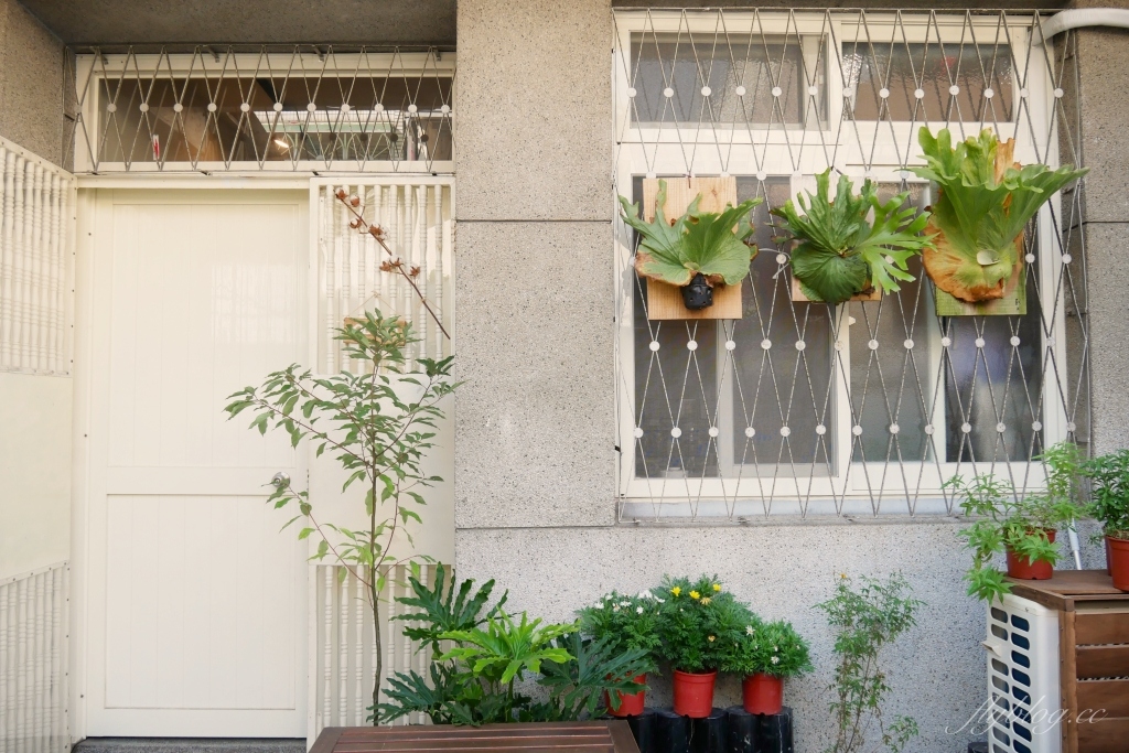 台中西區｜三回SanHui．老宅改建的咖啡館，自製生吐司很美味 @飛天璇的口袋