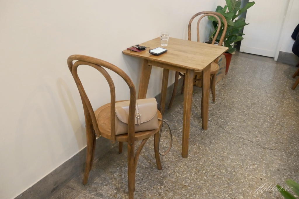 台中西區｜三回SanHui．老宅改建的咖啡館，自製生吐司很美味 @飛天璇的口袋