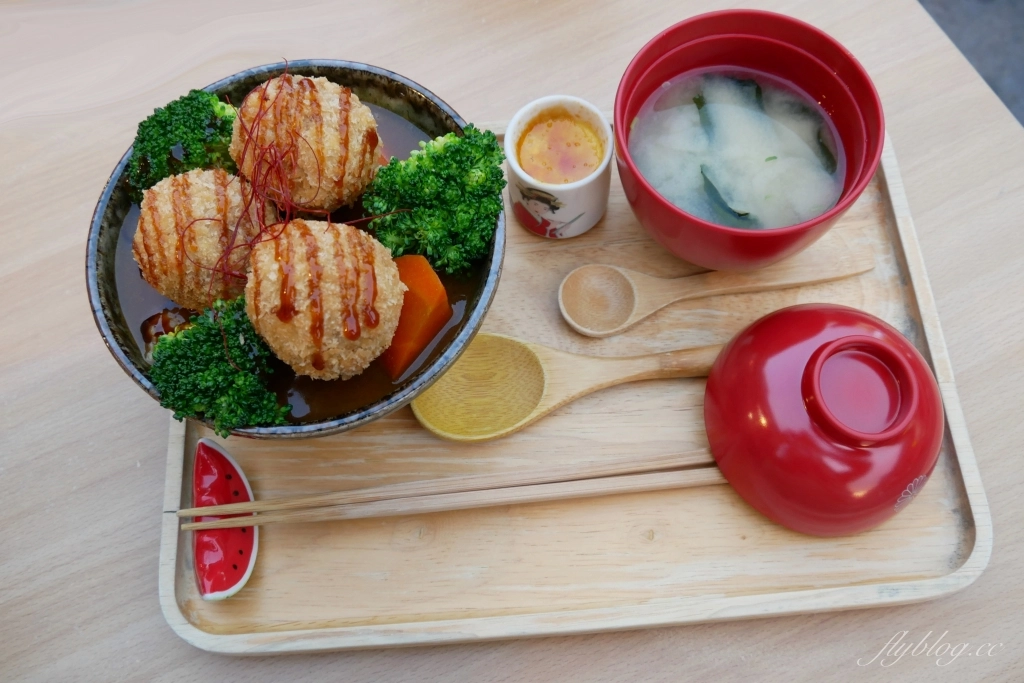 台中南區|小川家日式咖哩.忠孝夜市超人氣美食,一開門營業就客滿,闆娘是道地的日本人 @飛天璇的口袋 台中南區|小川家日式咖哩.忠孝夜市超人氣美食,一開門營業就客滿,闆娘是道地的日本人 @飛天璇的口袋