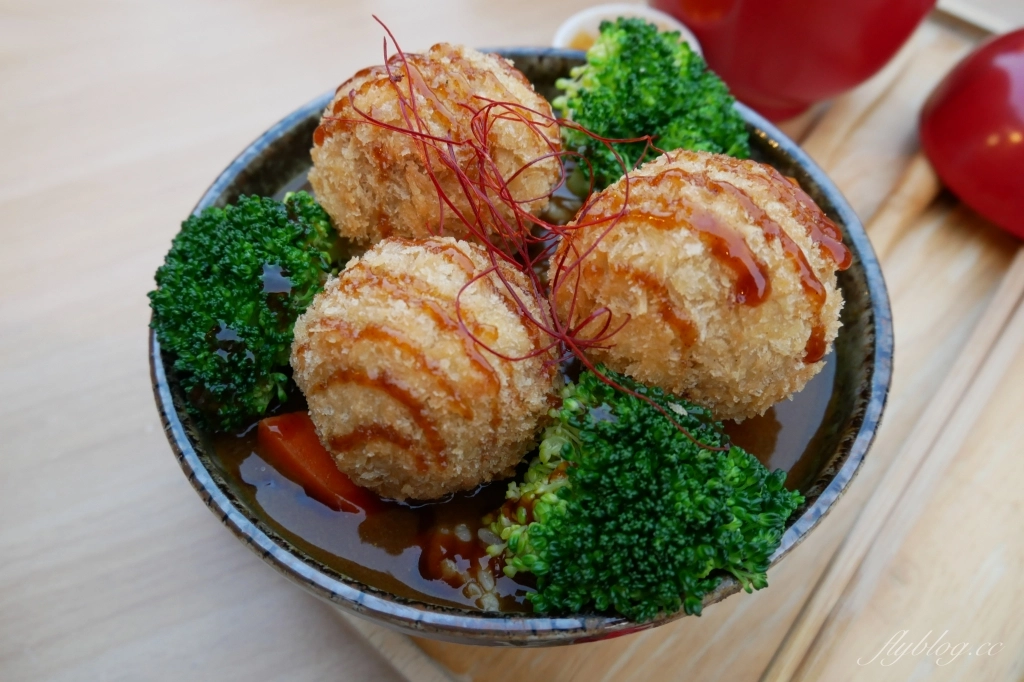 台中南區|小川家日式咖哩.忠孝夜市超人氣美食,一開門營業就客滿,闆娘是道地的日本人 @飛天璇的口袋 台中南區|小川家日式咖哩.忠孝夜市超人氣美食,一開門營業就客滿,闆娘是道地的日本人 @飛天璇的口袋