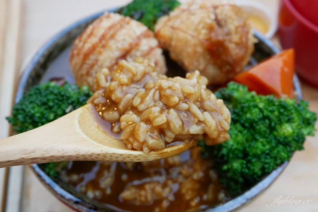 台中南區|小川家日式咖哩.忠孝夜市超人氣美食,一開門營業就客滿,闆娘是道地的日本人 @飛天璇的口袋 台中南區|小川家日式咖哩.忠孝夜市超人氣美食,一開門營業就客滿,闆娘是道地的日本人 @飛天璇的口袋