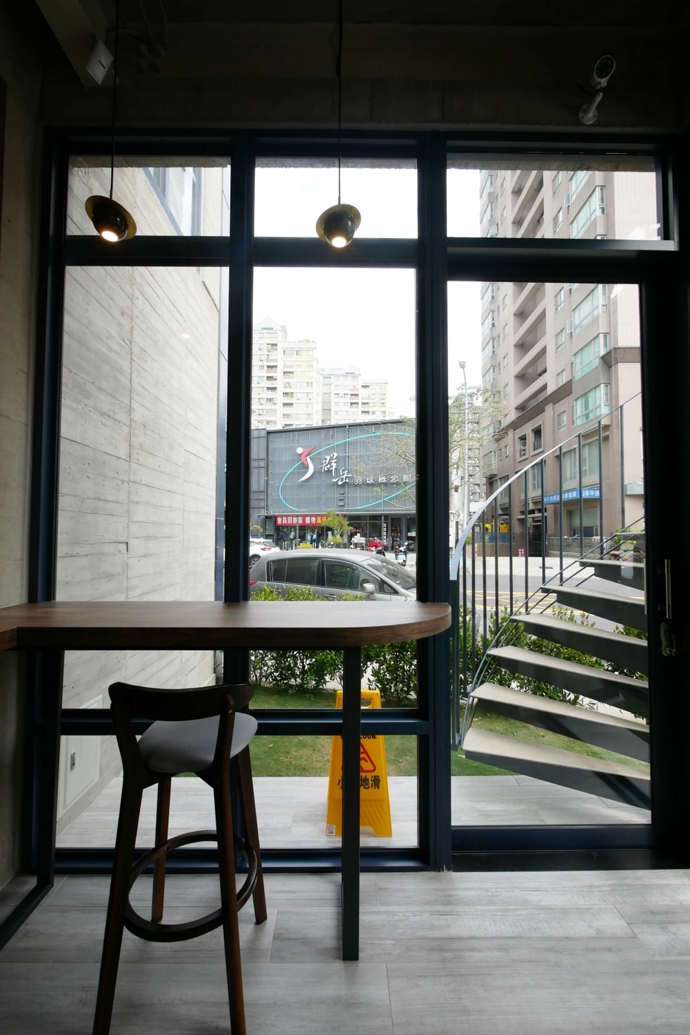 台中南屯｜啡文學咖啡館永春店，城市中的玻璃屋咖啡館，南屯早午餐下午茶推薦 @飛天璇的口袋