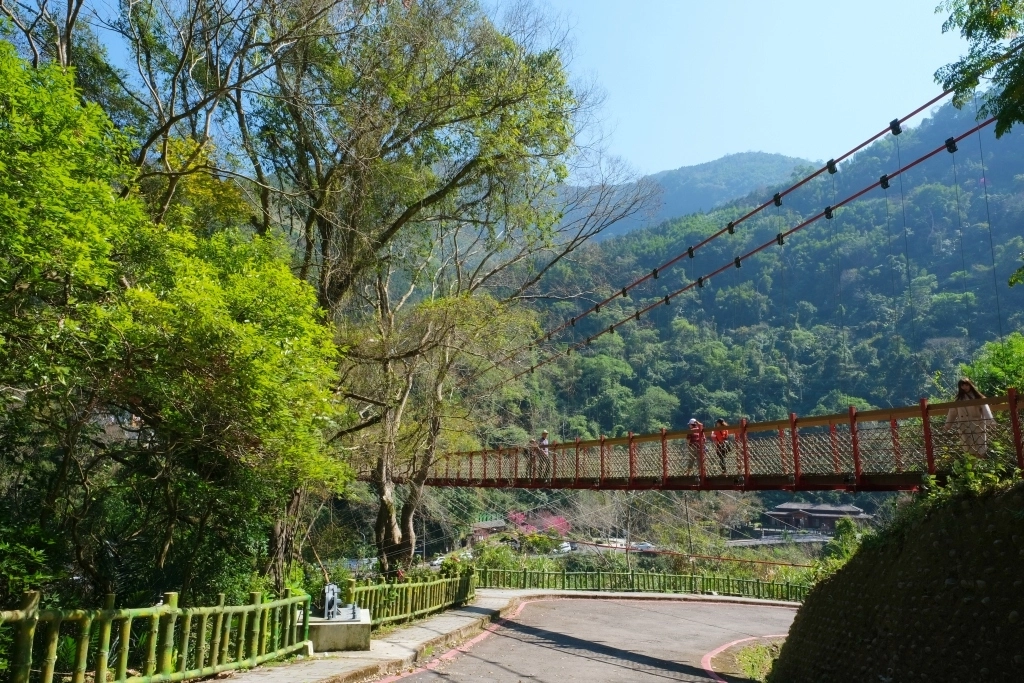 新竹清泉|新竹一日遊,清泉部落,張學良故居.將軍湯.三毛夢屋.清泉吊橋.清泉藝術之森.清泉步道.清泉天主教堂.老王客棧 @飛天璇的口袋 新竹清泉|新竹一日遊,清泉部落,張學良故居.將軍湯.三毛夢屋.清泉吊橋.清泉藝術之森.清泉步道.清泉天主教堂.老王客棧 @飛天璇的口袋