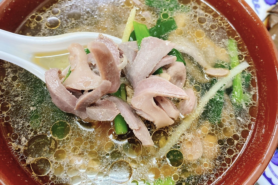 新竹北區｜許二姐鴨肉飯．新竹城隍廟必吃美食鴨肉許，招牌炒血鴨好吃又涮嘴 @飛天璇的口袋