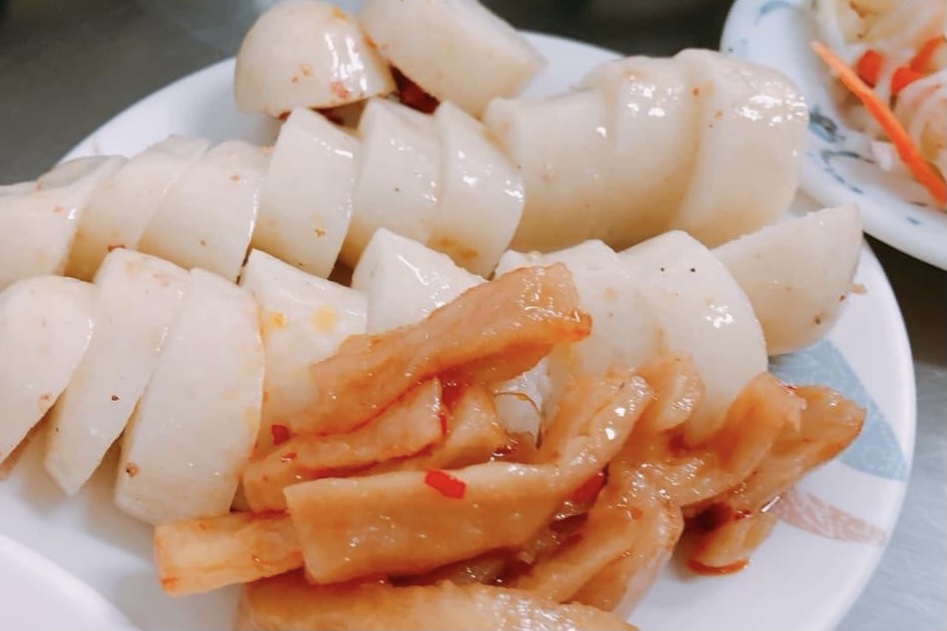 台中西區｜第五市場蚵仔粥．樂群街超人氣美食，必點人氣綜合小菜 @飛天璇的口袋