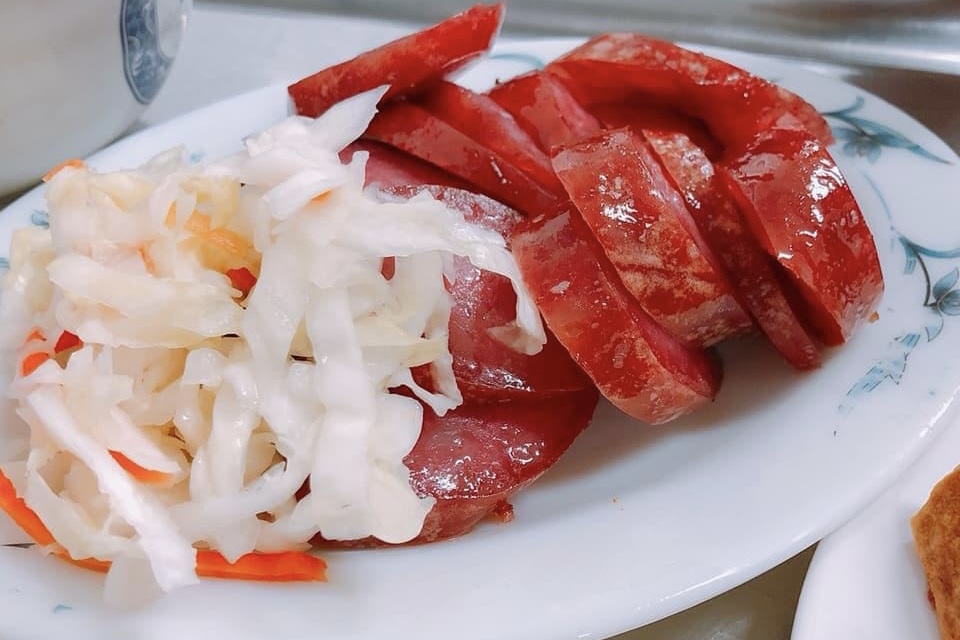 台中西區｜第五市場蚵仔粥．樂群街超人氣美食，必點人氣綜合小菜 @飛天璇的口袋