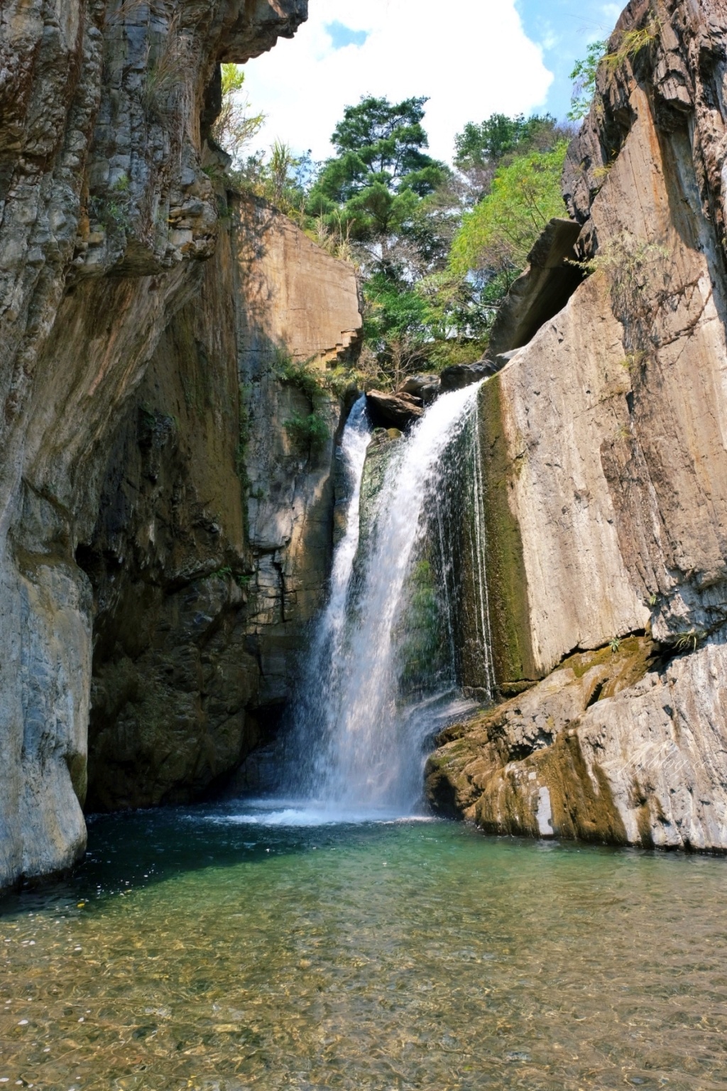 南投仁愛夢谷瀑布|步行5分鐘欣賞自然美景,15公尺高的懸谷式瀑布 @飛天璇的口袋 南投仁愛夢谷瀑布|步行5分鐘欣賞自然美景,15公尺高的懸谷式瀑布 @飛天璇的口袋