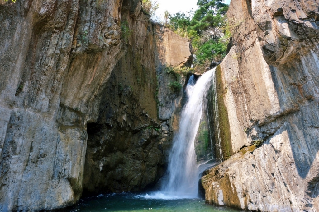 南投仁愛夢谷瀑布|步行5分鐘欣賞自然美景,15公尺高的懸谷式瀑布 @飛天璇的口袋 南投仁愛夢谷瀑布|步行5分鐘欣賞自然美景,15公尺高的懸谷式瀑布 @飛天璇的口袋