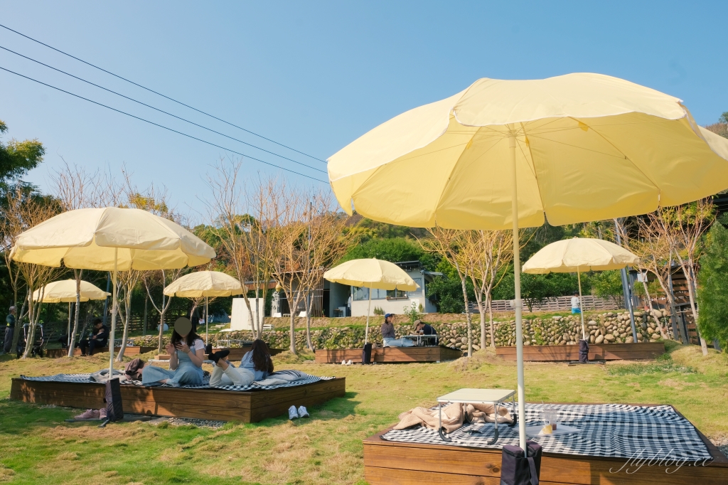 【台中東勢】日日木木，在橘子樹林裡露營野餐，還有可愛帳蓬和大片草地 @飛天璇的口袋