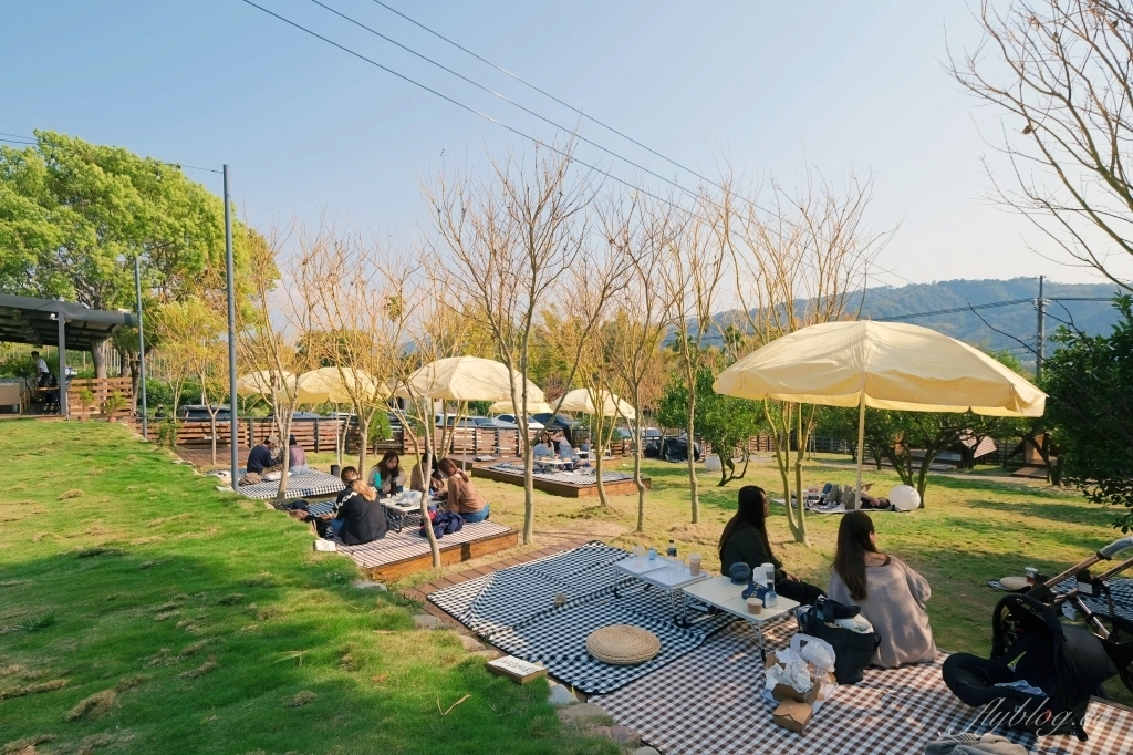 【台中東勢】日日木木，在橘子樹林裡露營野餐，還有可愛帳蓬和大片草地 @飛天璇的口袋