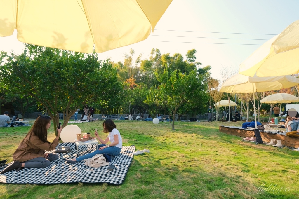 【台中東勢】日日木木，在橘子樹林裡露營野餐，還有可愛帳蓬和大片草地 @飛天璇的口袋