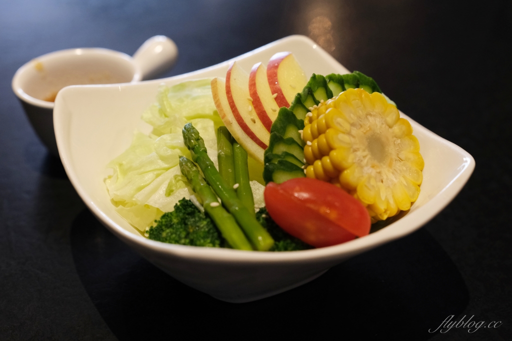 元手壽司｜食材新鮮創意有質感，炙燒鴨肝牛肉超銷魂，朝馬美食餐廳推薦 @飛天璇的口袋