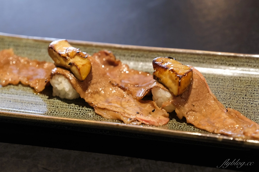 元手壽司｜食材新鮮創意有質感，炙燒鴨肝牛肉超銷魂，朝馬美食餐廳推薦 @飛天璇的口袋