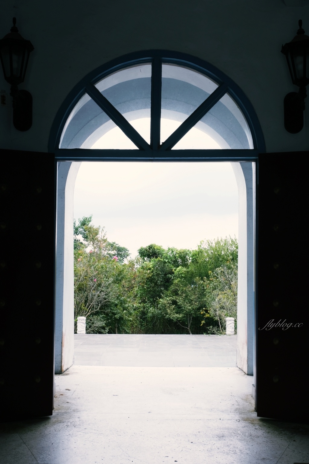 南投魚池｜慈恩塔步道，短短570公尺步道，綠意盎然林蔭遮敝，360度無死角眺望日月潭 @飛天璇的口袋