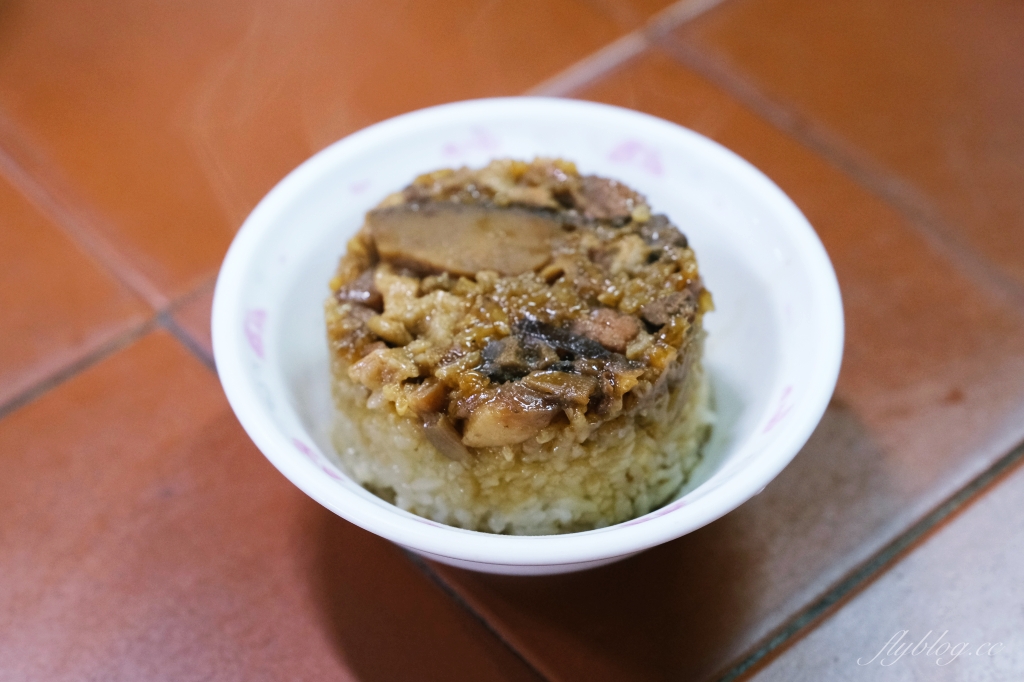 嘉義東區|袁家筒仔米糕.嘉義東市場人氣小吃攤,傳承一甲子的銅板美食 @飛天璇的口袋 嘉義東區|袁家筒仔米糕.嘉義東市場人氣小吃攤,傳承一甲子的銅板美食 @飛天璇的口袋