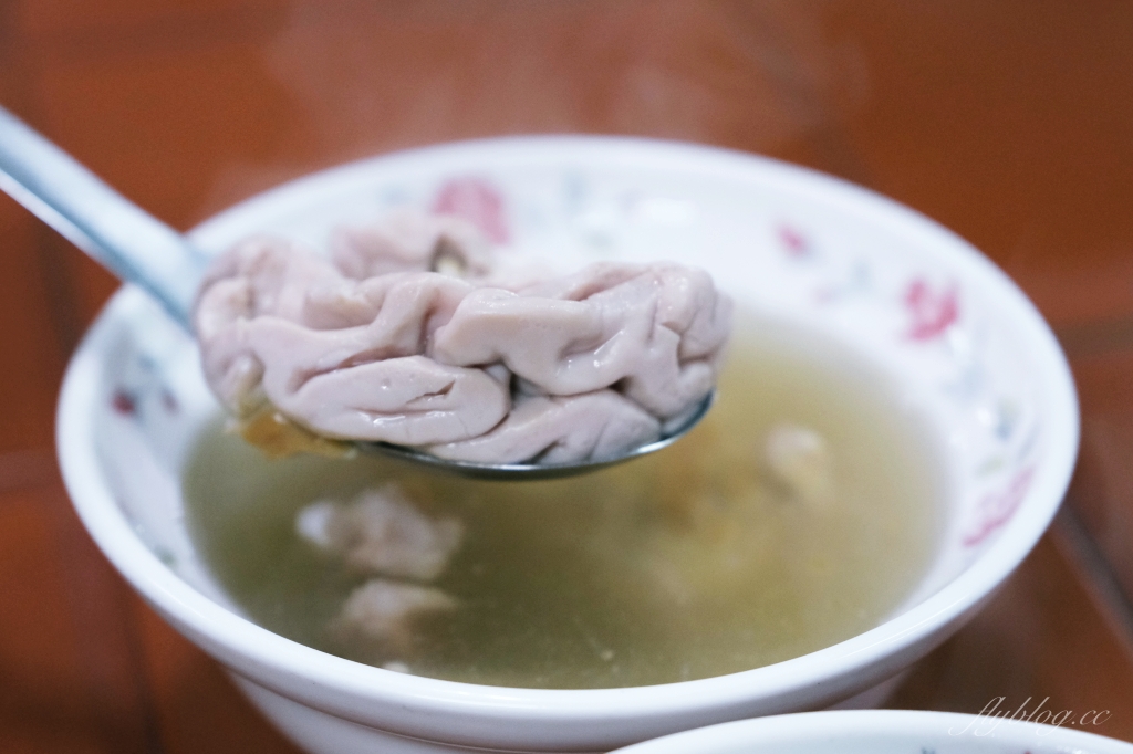 嘉義東區|袁家筒仔米糕.嘉義東市場人氣小吃攤,傳承一甲子的銅板美食 @飛天璇的口袋 嘉義東區|袁家筒仔米糕.嘉義東市場人氣小吃攤,傳承一甲子的銅板美食 @飛天璇的口袋