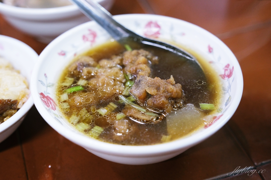 嘉義東區|袁家筒仔米糕.嘉義東市場人氣小吃攤,傳承一甲子的銅板美食 @飛天璇的口袋 嘉義東區|袁家筒仔米糕.嘉義東市場人氣小吃攤,傳承一甲子的銅板美食 @飛天璇的口袋