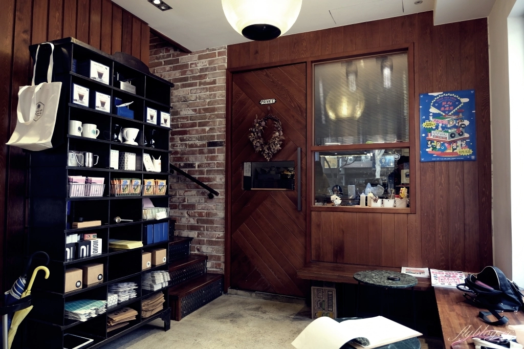 【台中北區】 Hausinc Cafe:台灣25間最棒的咖啡館之一,工業風設計提供早午餐和甜點 @飛天璇的口袋 【台中北區】 Hausinc Cafe:台灣25間最棒的咖啡館之一,工業風設計提供早午餐和甜點 @飛天璇的口袋