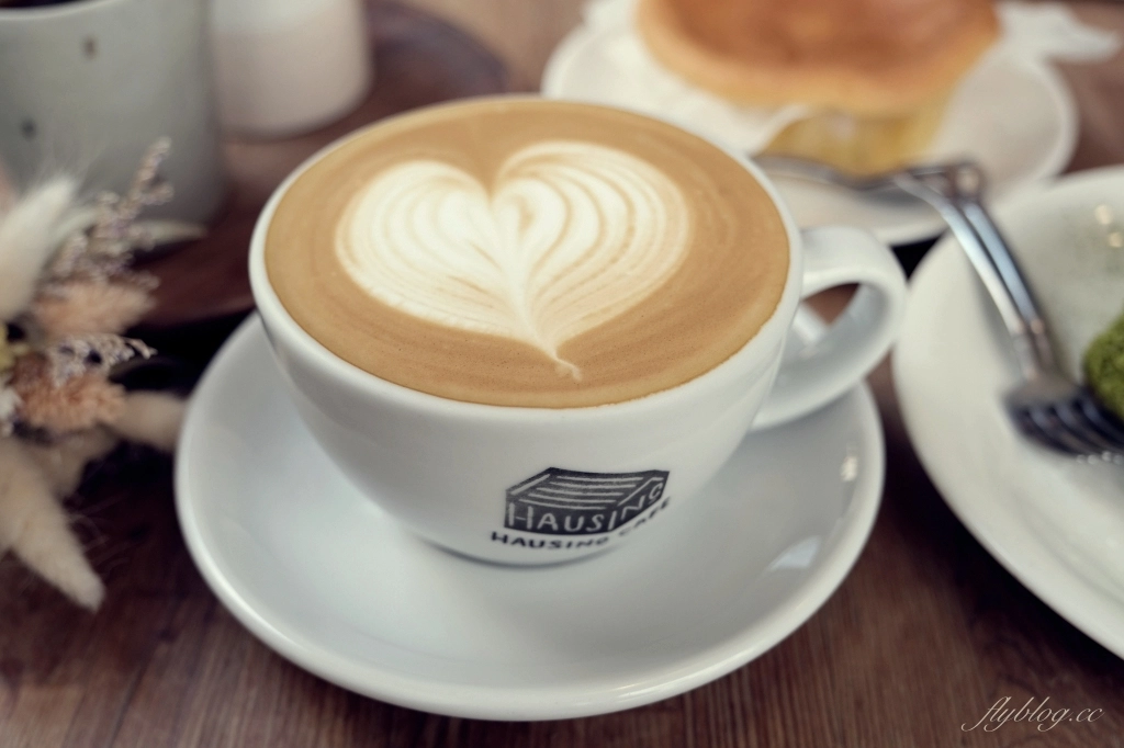 【台中北區】 Hausinc Cafe:台灣25間最棒的咖啡館之一,工業風設計提供早午餐和甜點 @飛天璇的口袋 【台中北區】 Hausinc Cafe:台灣25間最棒的咖啡館之一,工業風設計提供早午餐和甜點 @飛天璇的口袋