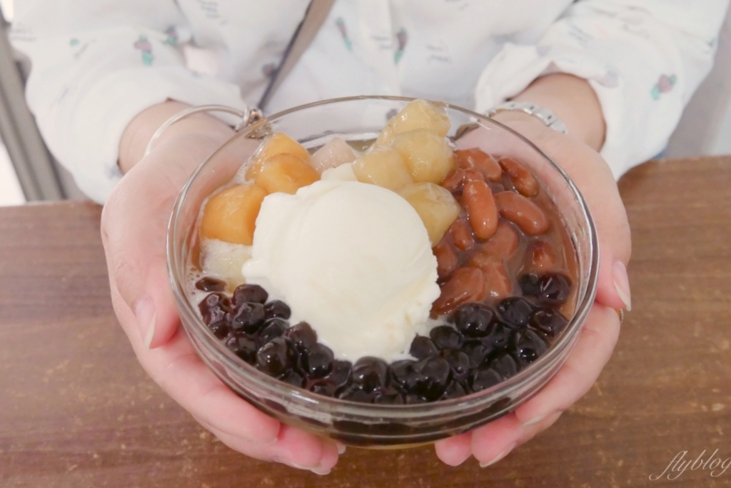 台中北區｜豐仁冰創始店．走過70個年頭的古早味，一中商圈銅板美味鳳梨冰 @飛天璇的口袋