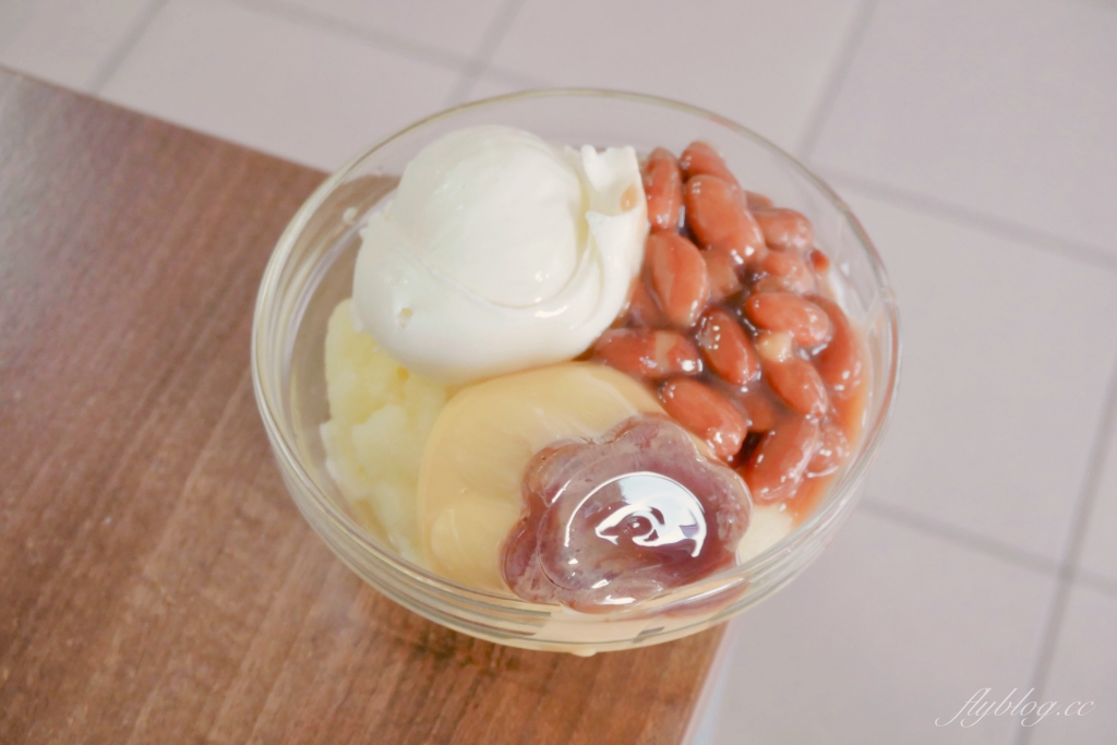 台中北區｜豐仁冰創始店．走過70個年頭的古早味，一中商圈銅板美味鳳梨冰 @飛天璇的口袋