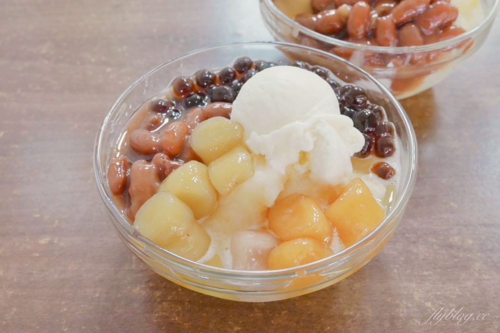 台中北區｜豐仁冰創始店．走過70個年頭的古早味，一中商圈銅板美味鳳梨冰 @飛天璇的口袋