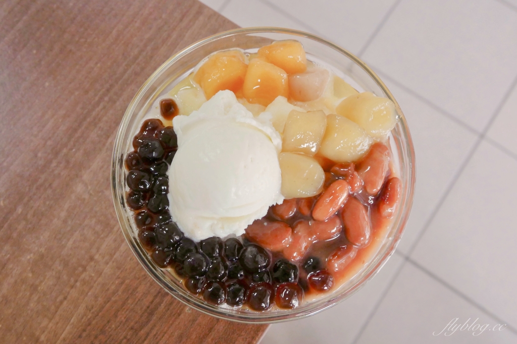 台中北區｜豐仁冰創始店．走過70個年頭的古早味，一中商圈銅板美味鳳梨冰 @飛天璇的口袋