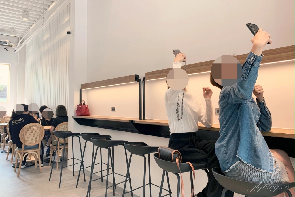 台中南屯｜ABG Coffee，台北超人氣咖啡館進駐台中公益路，港星余文樂品牌背書的咖啡館 @飛天璇的口袋