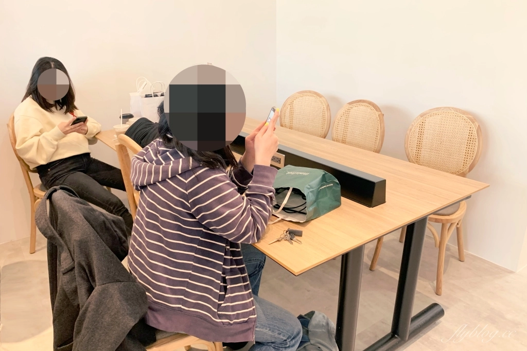 台中南屯｜ABG Coffee，台北超人氣咖啡館進駐台中公益路，港星余文樂品牌背書的咖啡館 @飛天璇的口袋