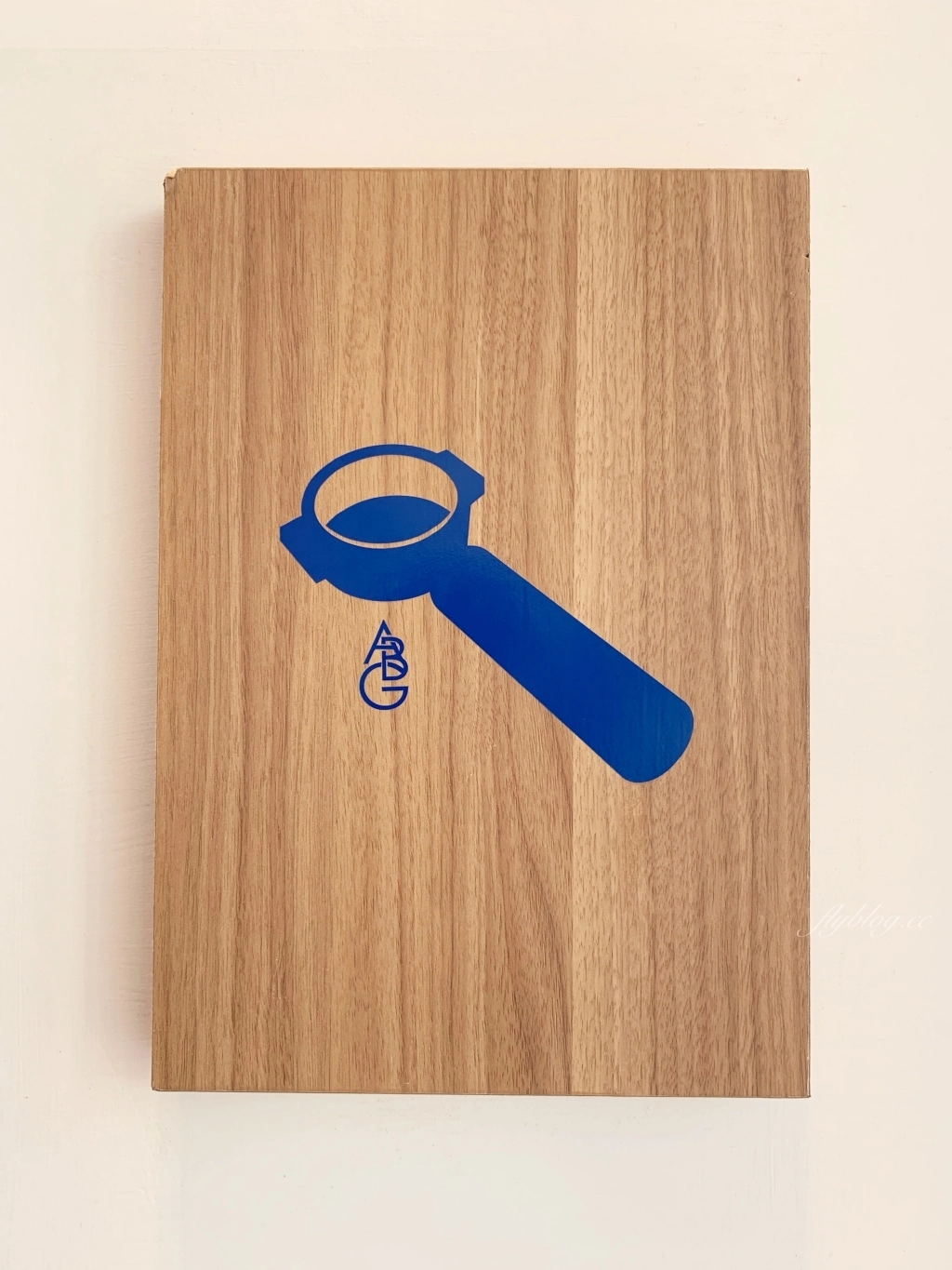 台中南屯｜ABG Coffee，台北超人氣咖啡館進駐台中公益路，港星余文樂品牌背書的咖啡館 @飛天璇的口袋